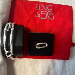 UNO de 50 “infinity” bracelet/earrings set